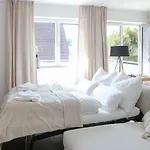 דירה Lumen Homes - Design-apartment Nahe Audi Und Altstadt, 3 Zimmer, Ueber 100 M2, Balkon *