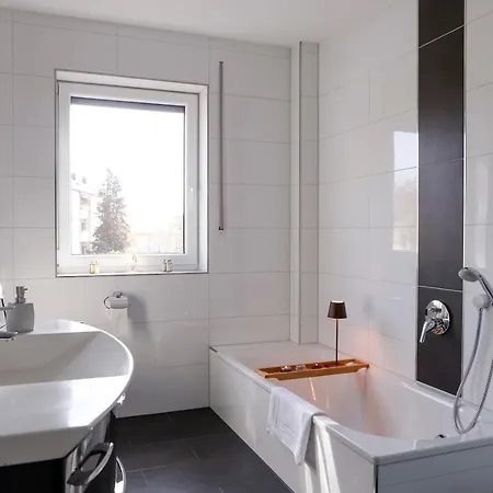 公寓 Lumen Homes - Design-apartment Nahe Audi Und Altstadt, 3 Zimmer, Ueber 100 M2, Balkon 因戈尔施塔特