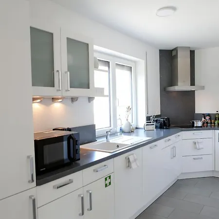 Lumen Homes - Design-apartment Nahe Audi Und Altstadt, 3 Zimmer, Ueber 100 M2, Balkon 因戈尔施塔特