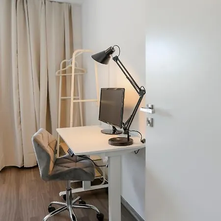 公寓 Lumen Homes - Design-apartment Nahe Audi Und Altstadt, 3 Zimmer, Ueber 100 M2, Balkon