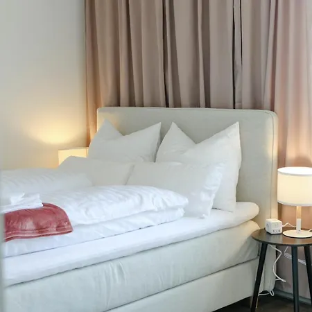 Lumen Homes - Design-apartment Nahe Audi Und Altstadt, 3 Zimmer, Ueber 100 M2, Balkon 因戈尔施塔特