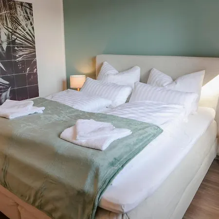 Lumen Homes - Design-apartment Nahe Audi Und Altstadt, 3 Zimmer, Ueber 100 M2, Balkon 公寓 因戈尔施塔特