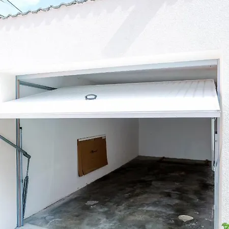 Appartement Lumen Homes - Design-apt. Nahe Audi Und Altstadt, 3 Zimmer, Netflix *