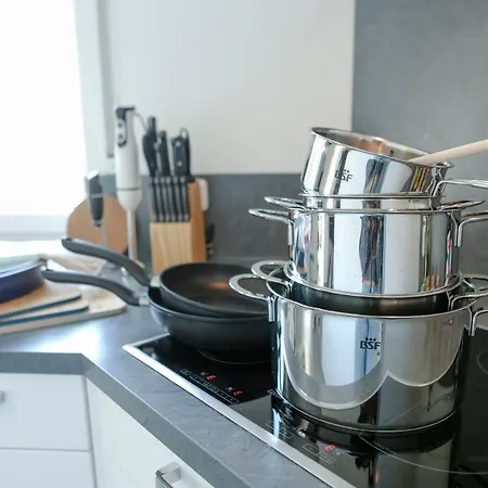 Lumen Homes - Design-apt. Nahe Audi Und Altstadt, 3 Zimmer, Netflix
